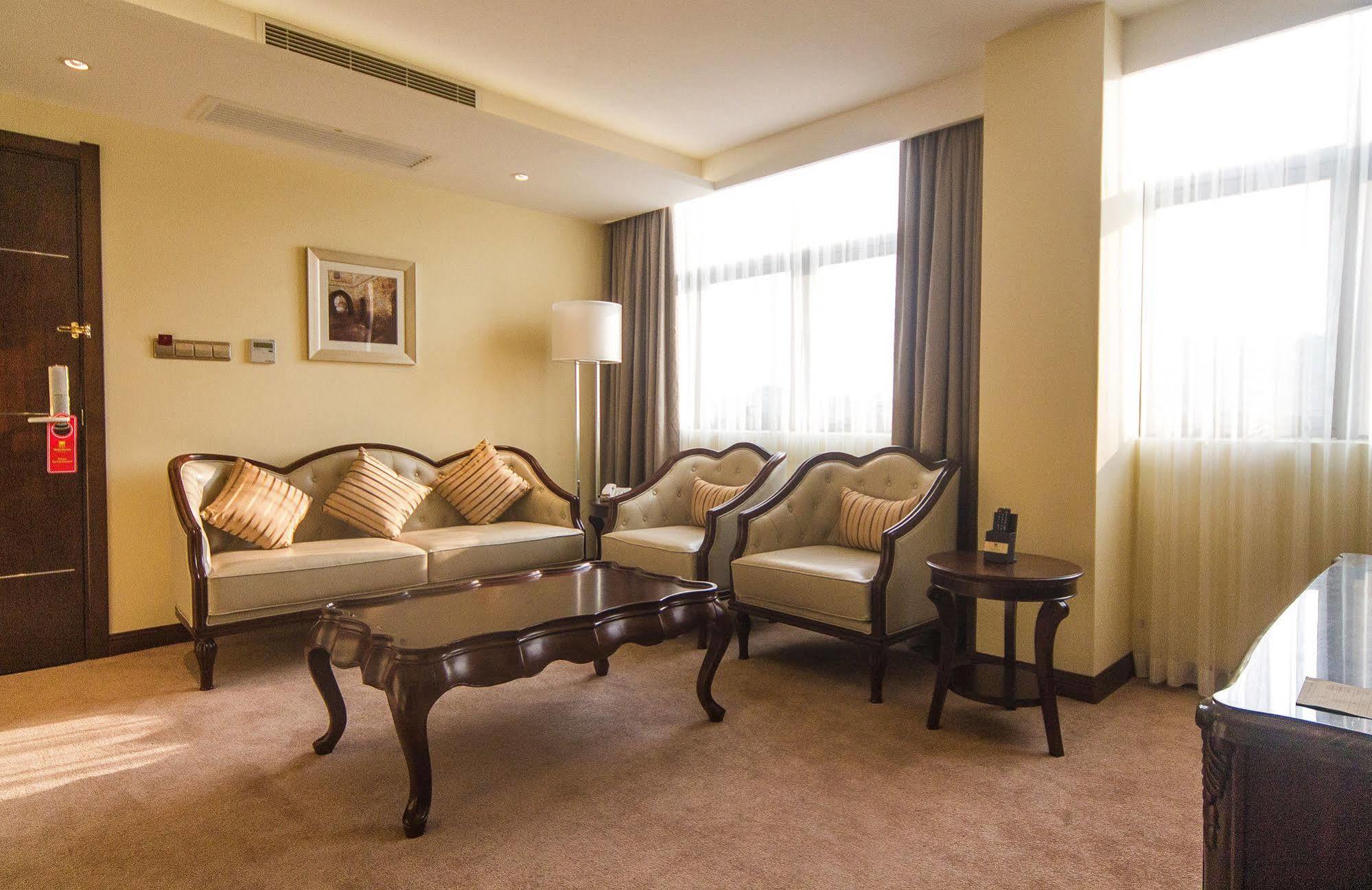 Tang Palace Hotel Accra Exterior foto